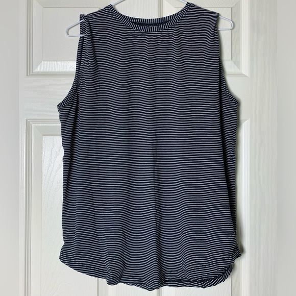 Lululemon | Brunswick Muscle Tank - Picture 3 of 6